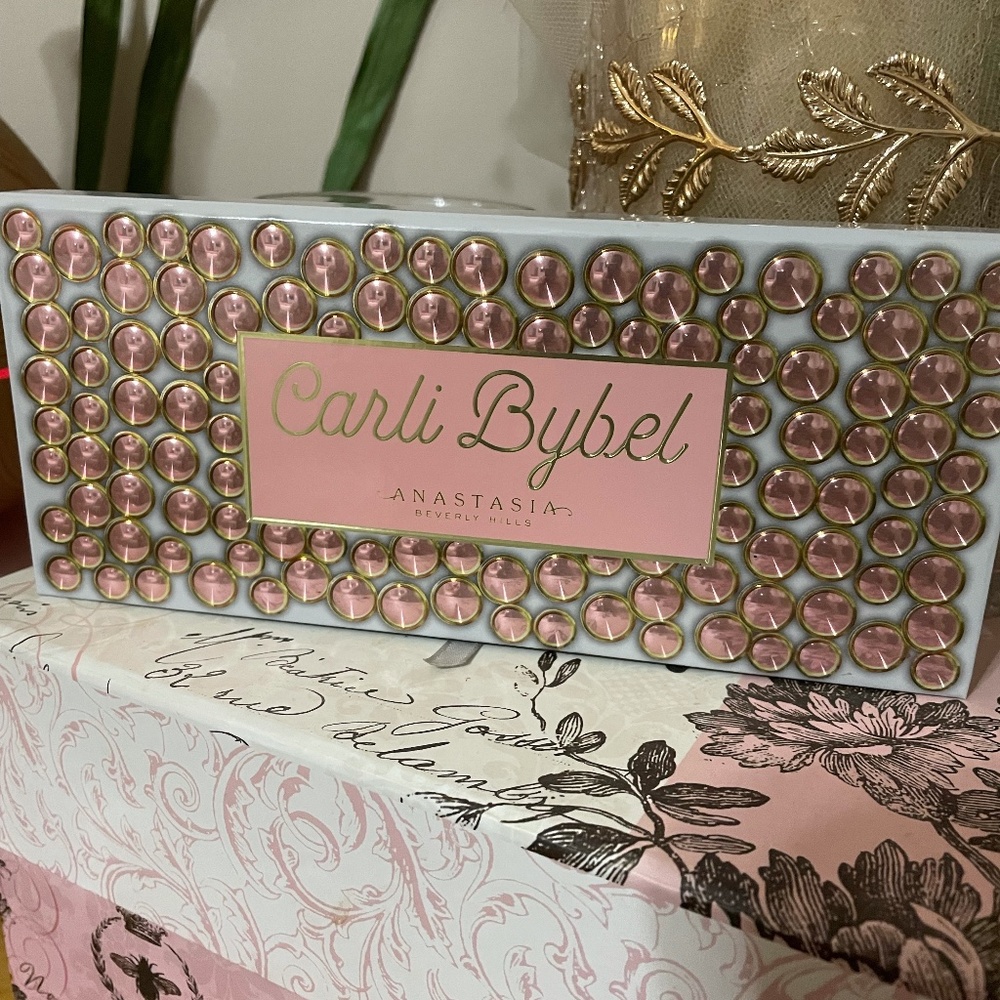 Anastasia Beverly Hills Carli Bybel Palette